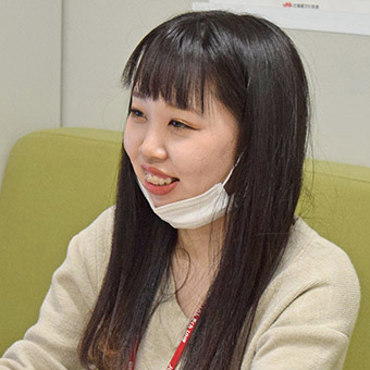嶋﨑 由真